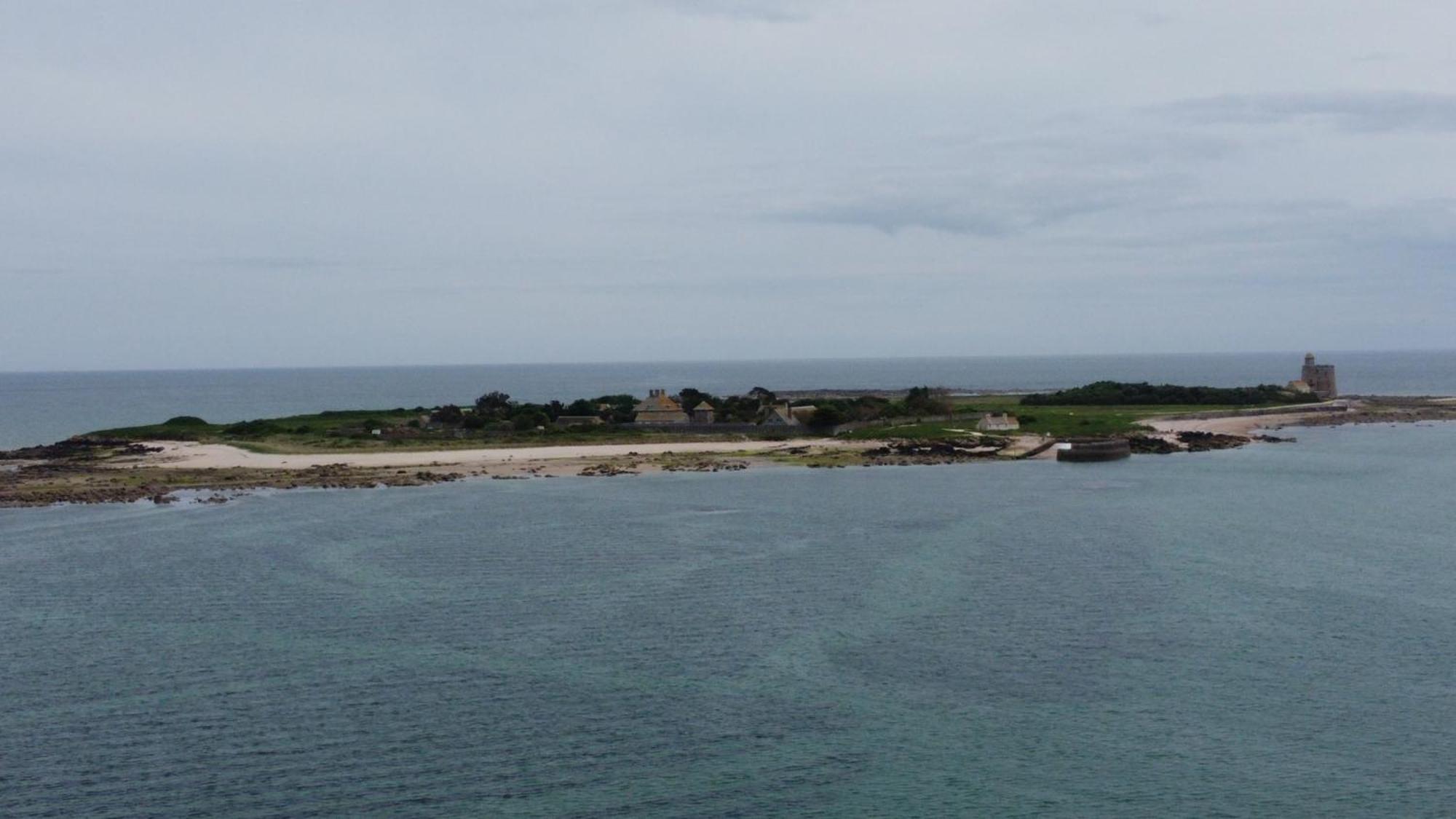 Aux Portes De La Hougue Quettehou 外观 照片
